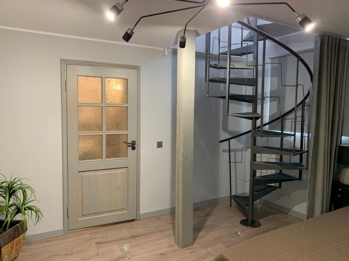 Zair Fireplace Apartments Таллин Экстерьер фото